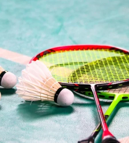 badminton-rackets-and-shuttlecocks